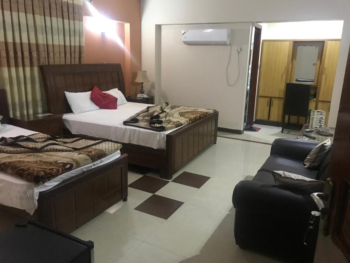 Mir Continental Hotel Muzaffarabad Eksteriør billede