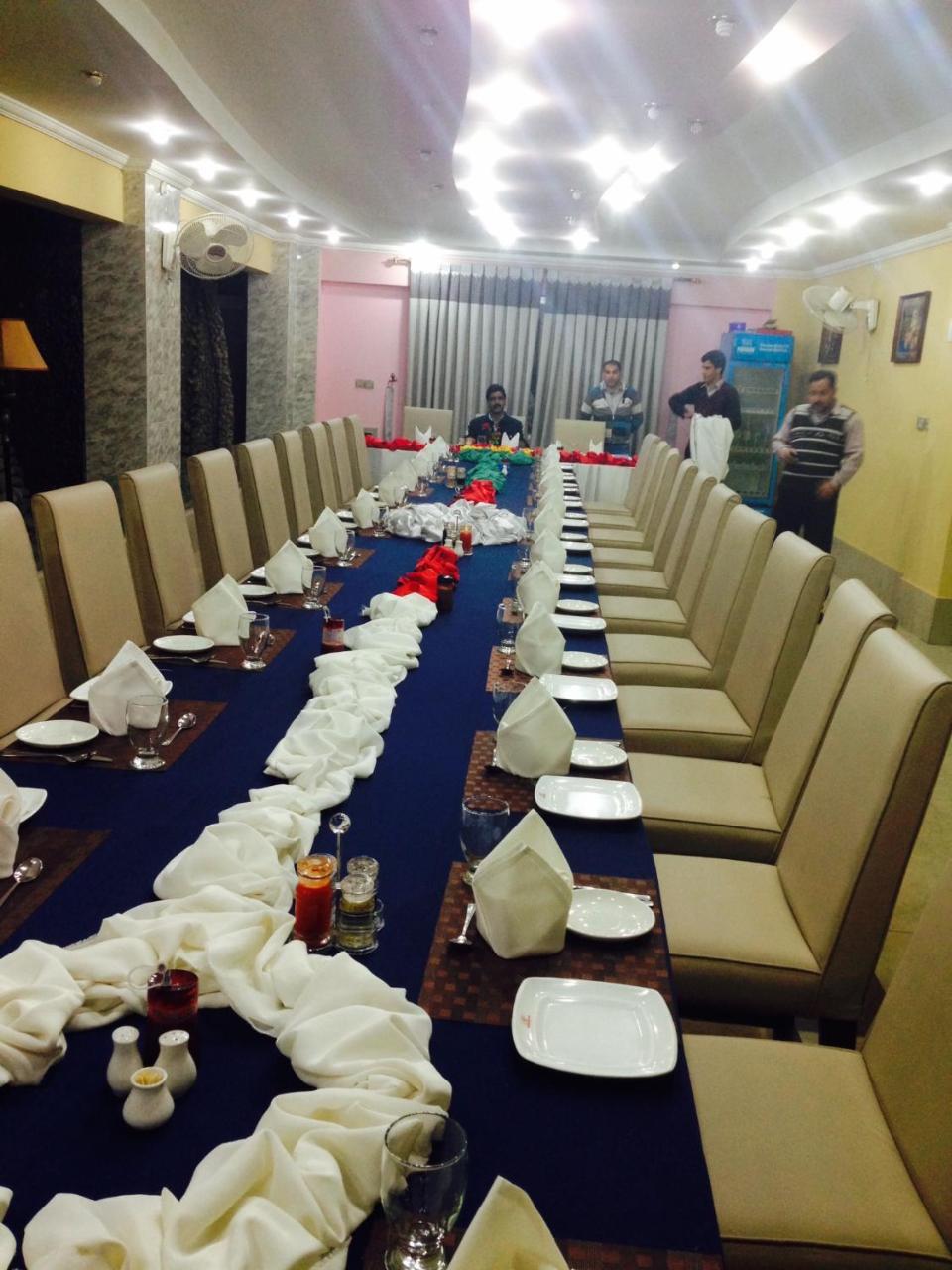 Mir Continental Hotel Muzaffarabad Eksteriør billede