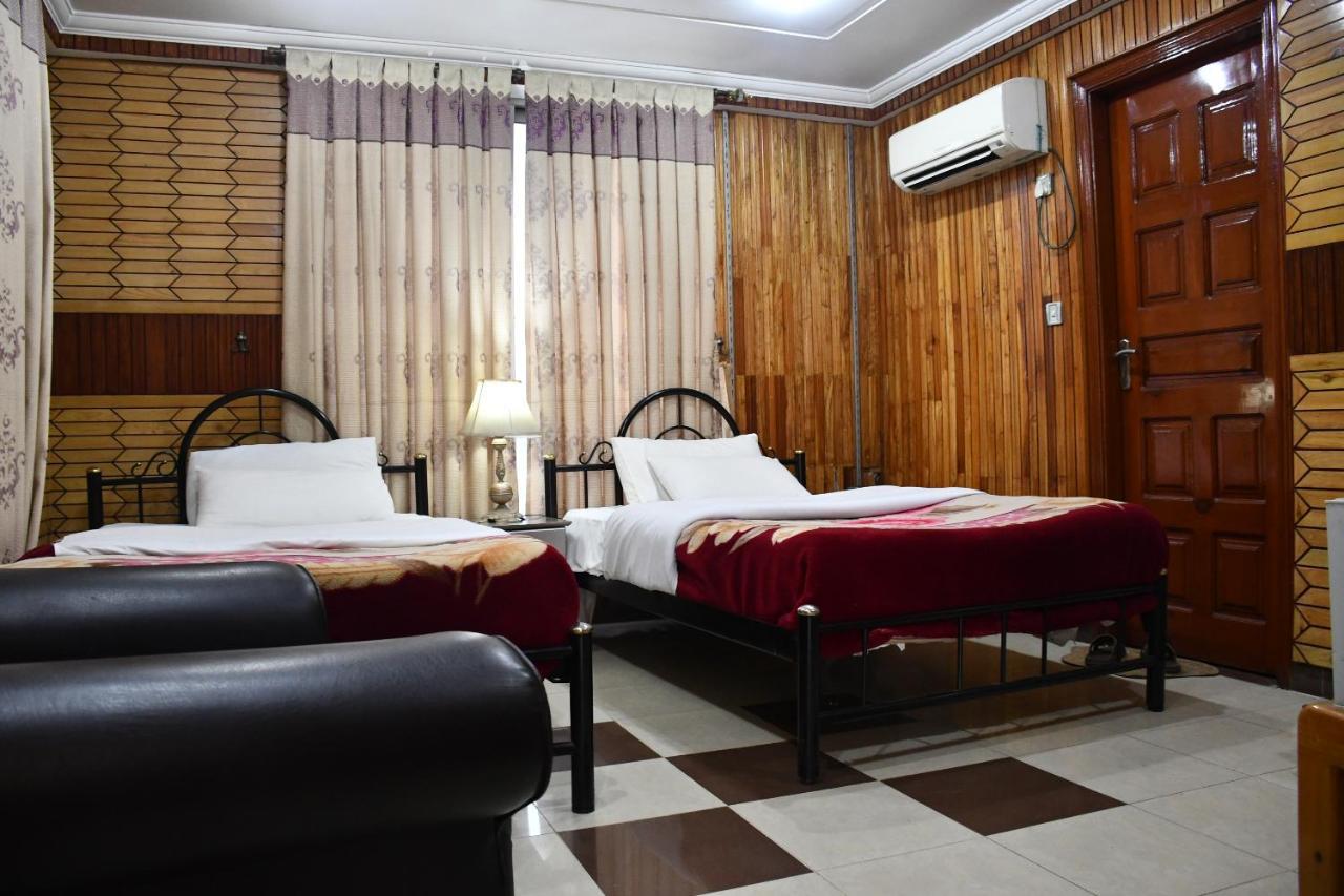 Mir Continental Hotel Muzaffarabad Eksteriør billede