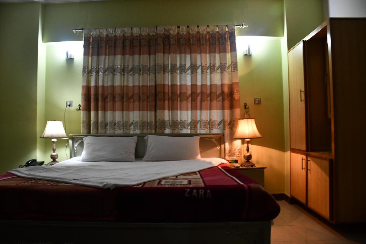Mir Continental Hotel Muzaffarabad Eksteriør billede
