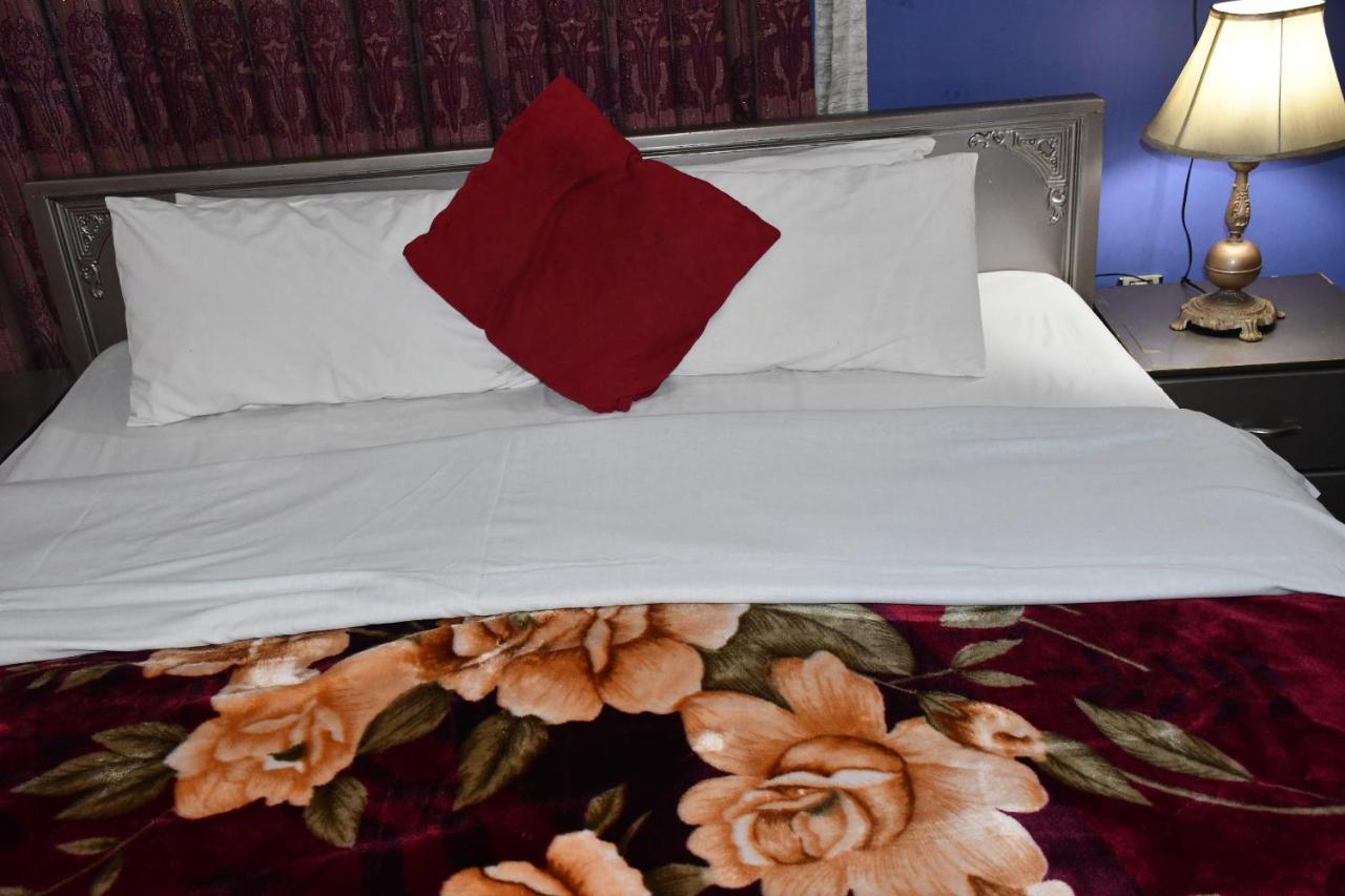 Mir Continental Hotel Muzaffarabad Eksteriør billede